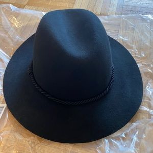 new Club Monaco 100%wool hat